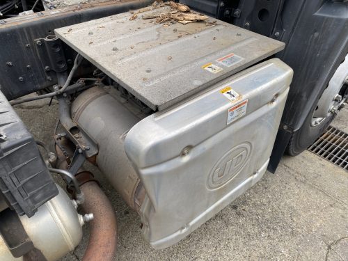 触媒マフラー クオン CD5ZA