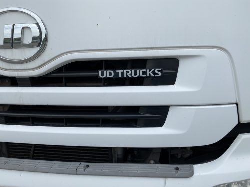 アッパーグリル クオン CD5ZA