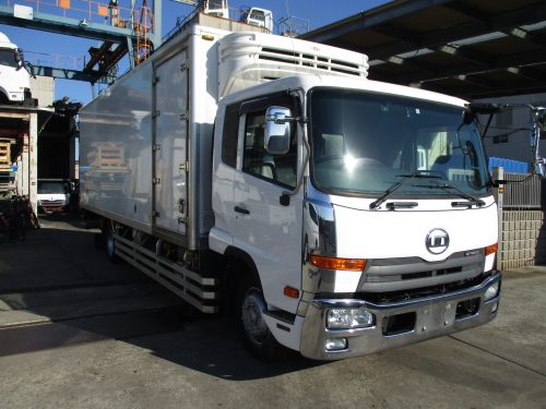 増トン冷凍車格納パワーゲート付き