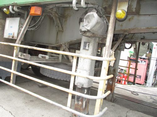 予備検切れシングル引き3軸セミトレーラ