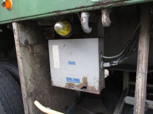 予備検切れシングル引き3軸セミトレーラ