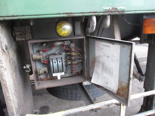 予備検切れシングル引き3軸セミトレーラ