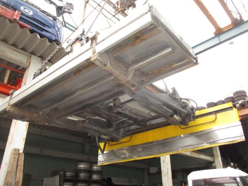 格納パワーゲート 新明和 クオン 低床