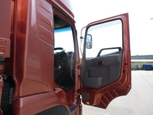 ハイルーフ4軸低床アルミウイング