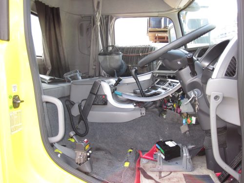 キャビン クオン QPG-GK5XA ハイルーフ マニュアル