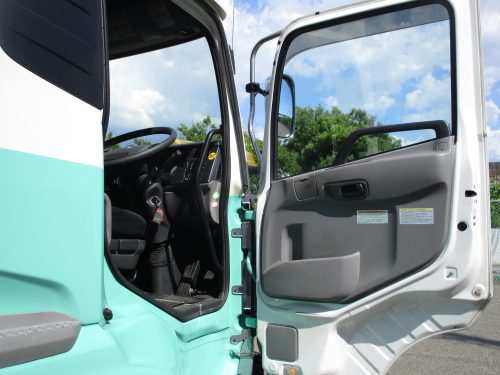 キャビン クオン 2PG-GK5AAD ハイルーフ エスコット