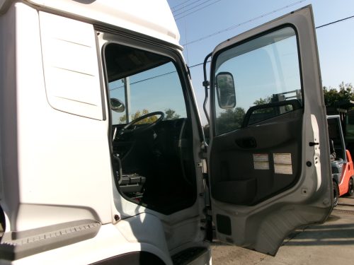 キャビン クオン QKG-GK6XA エスコット JNC