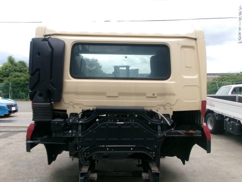 キャビン クオン QKG-CV5XA マニュアル 3ペダル