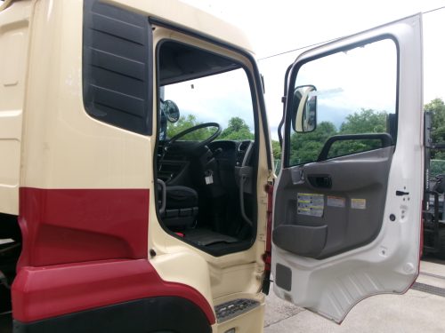 キャビン クオン QKG-CV5XA マニュアル 3ペダル