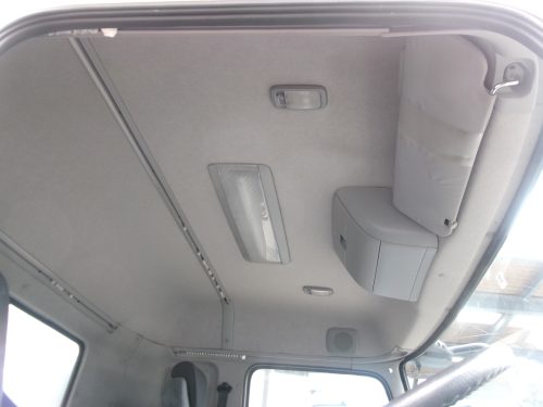 キャビン クオン QKG-CV5XA マニュアル 3ペダル