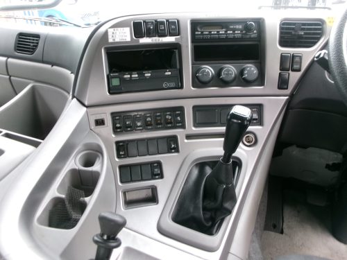 キャビン クオン QKG-CV5XA マニュアル 3ペダル