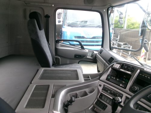 キャビン クオン QKG-CV5XA マニュアル 3ペダル