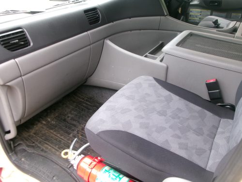 キャビン クオン QKG-CV5XA マニュアル 3ペダル