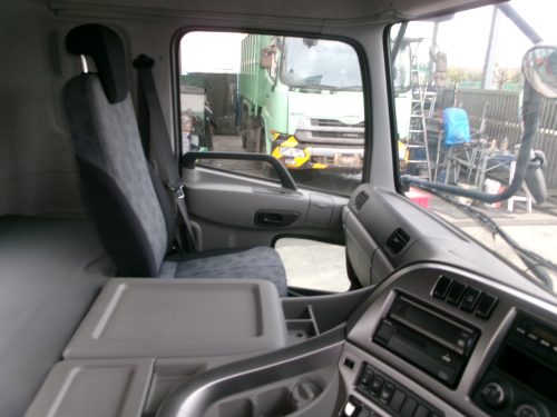 キャビン クオン LKG-GK5XA エスコット ハイルーフ