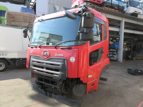 キャビン クオン 2PG-CD5BA ロールーフ エスコット