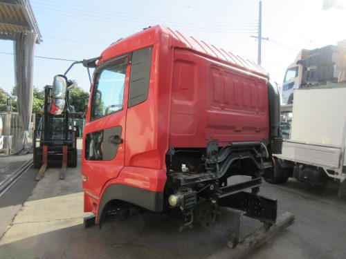 キャビン クオン 2PG-CD5BA ロールーフ エスコット