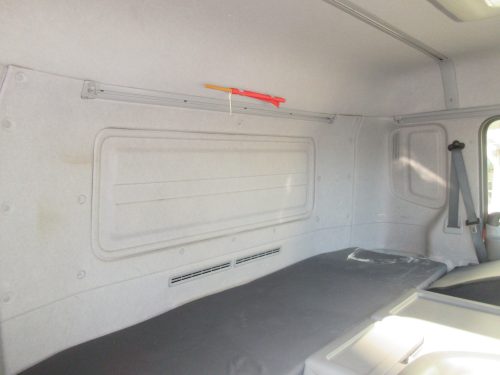 キャビン クオン 2PG-CD5BA ロールーフ エスコット