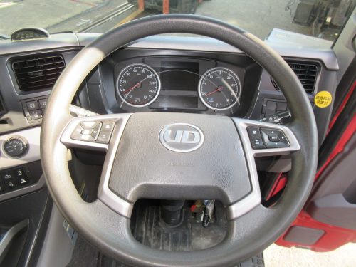 キャビン クオン 2PG-CD5BA ロールーフ エスコット