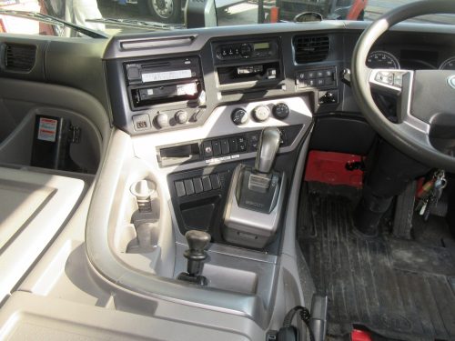 キャビン クオン 2PG-CD5BA ロールーフ エスコット