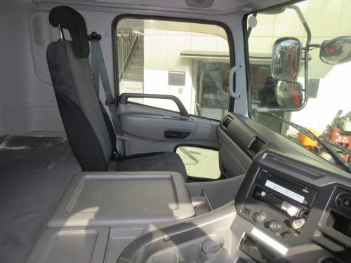 キャビン クオン 2PG-CD5BA ロールーフ エスコット