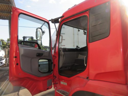 キャビン クオン 2PG-CD5BA ロールーフ エスコット