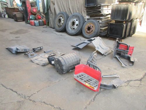 キャビン クオン 2PG-CD5BA ロールーフ エスコット