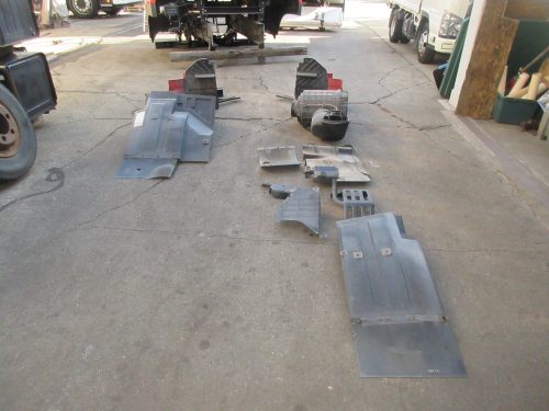 キャビン クオン 2PG-CD5BA ロールーフ エスコット