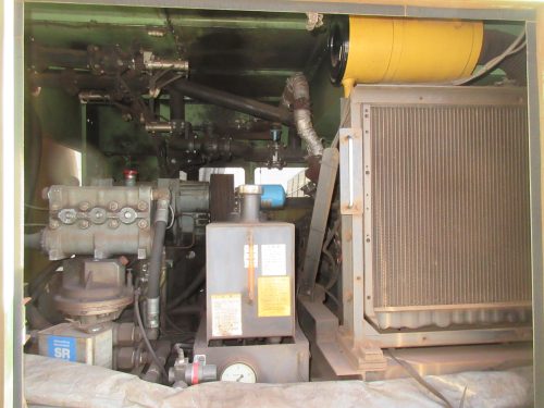 散水放水構内車