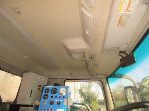 散水放水構内車