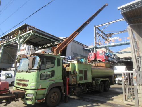 散水放水構内車