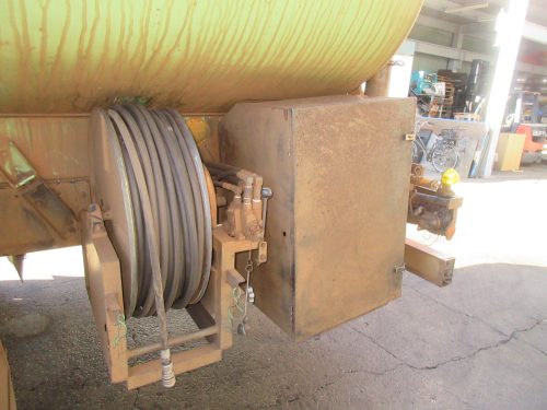 散水放水構内車