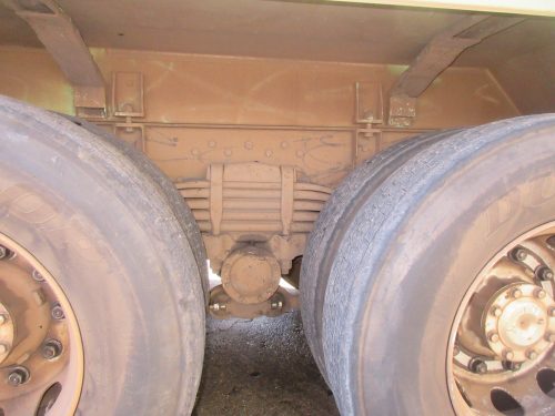 散水放水構内車