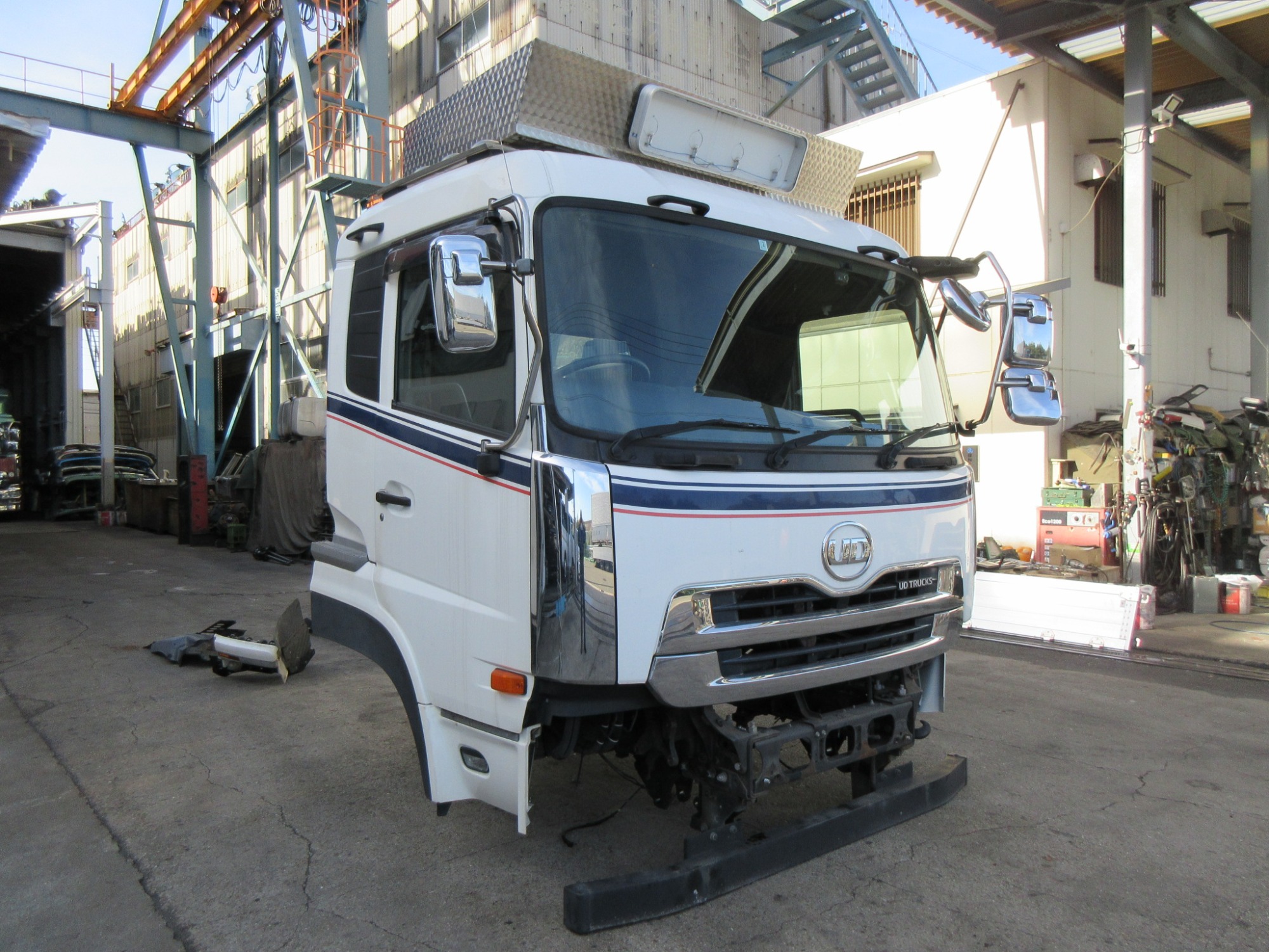 キャビン クオン QKG-GK6XA エスコット ロールーフ