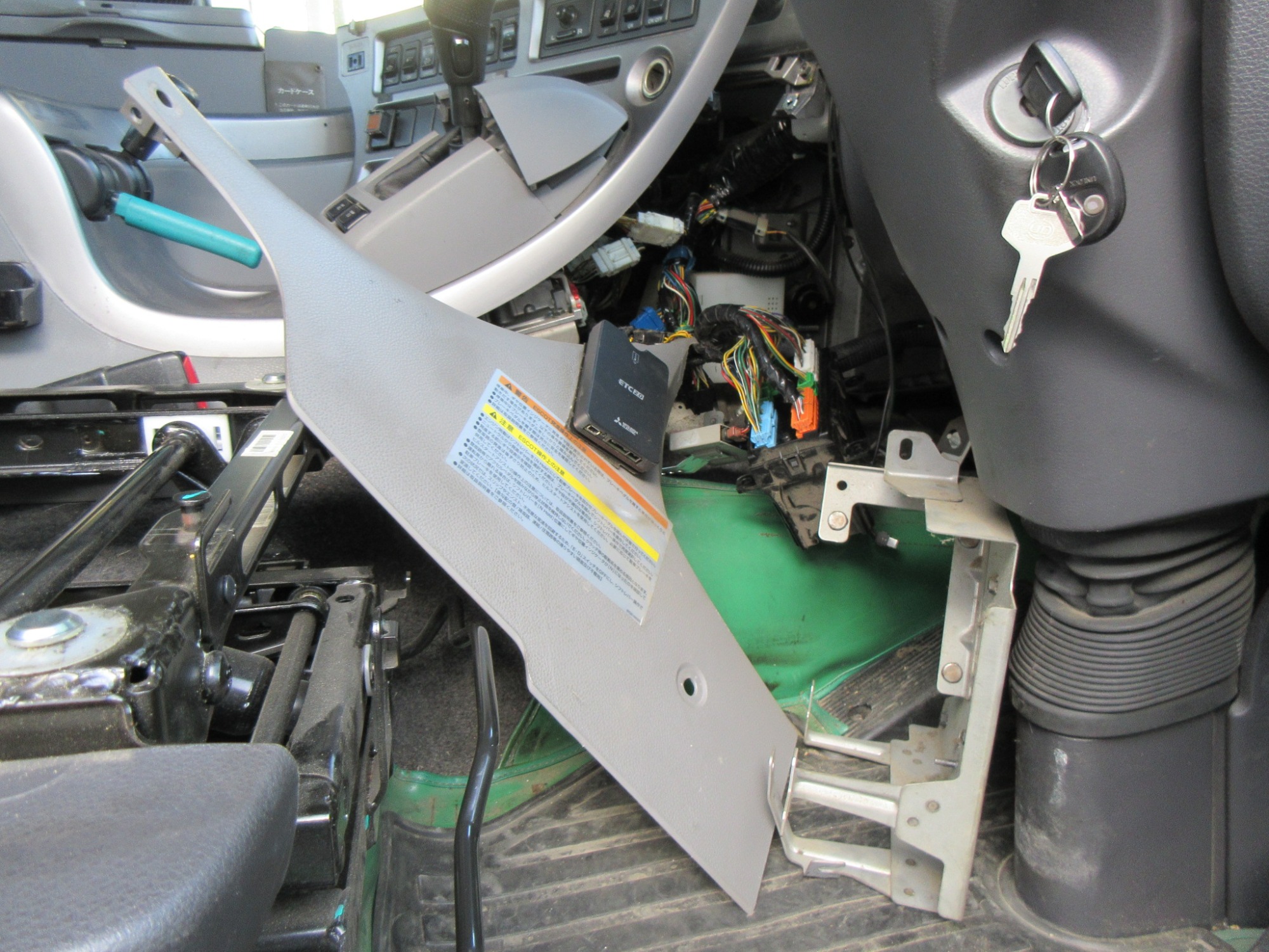 キャビン クオン QKG-GK6XA エスコット ロールーフ