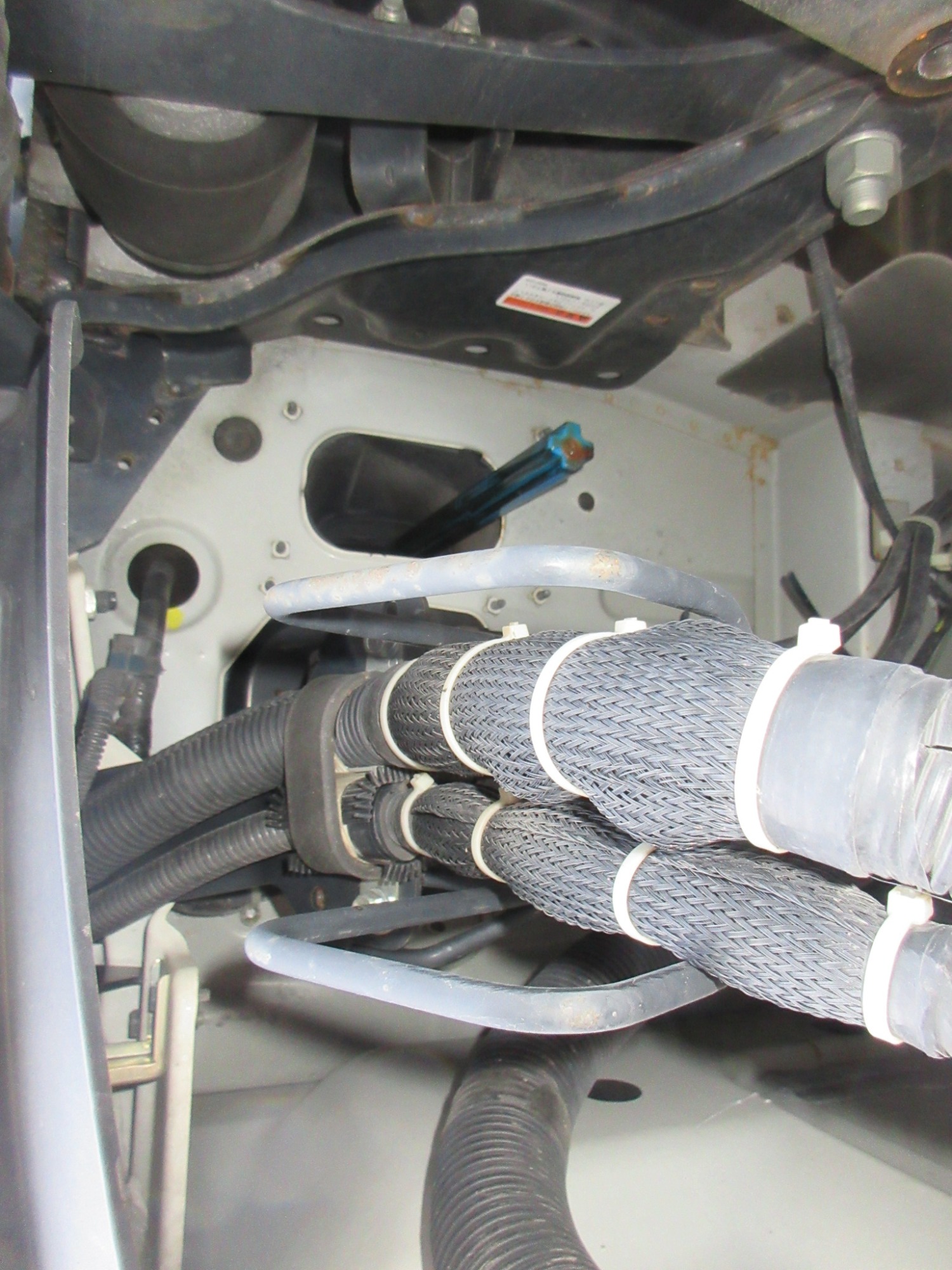 キャビン クオン QKG-GK6XA エスコット ロールーフ