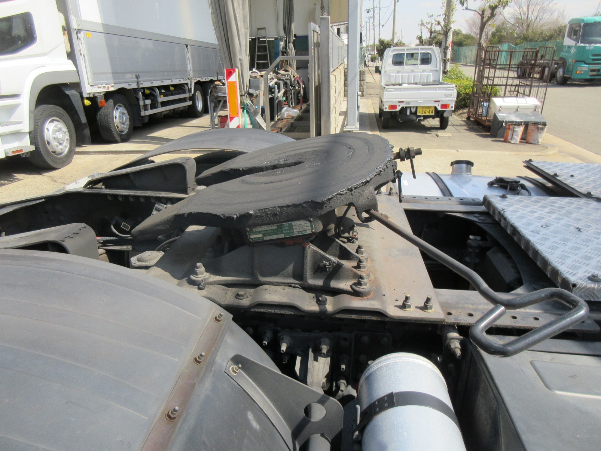 車検付き2PGクオンハイルーフ11.5トントラクタ