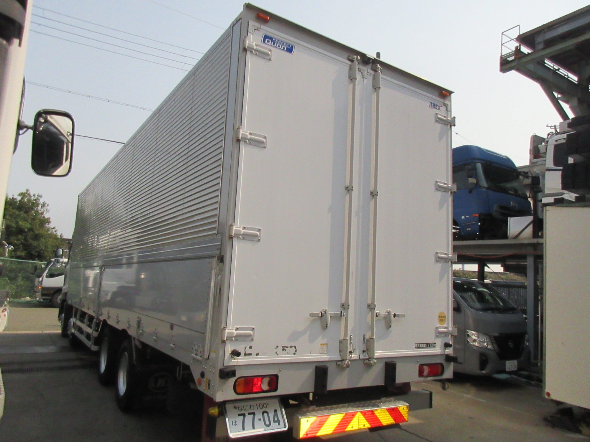 4軸低床車検付きアルミウイング