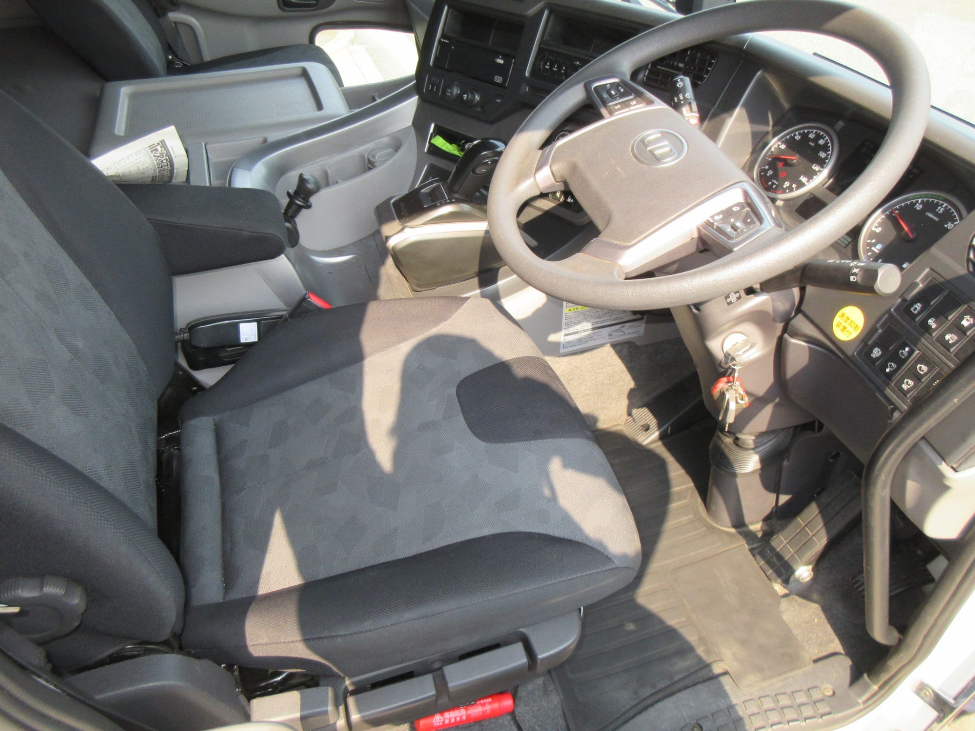 4軸低床車検付きアルミウイング