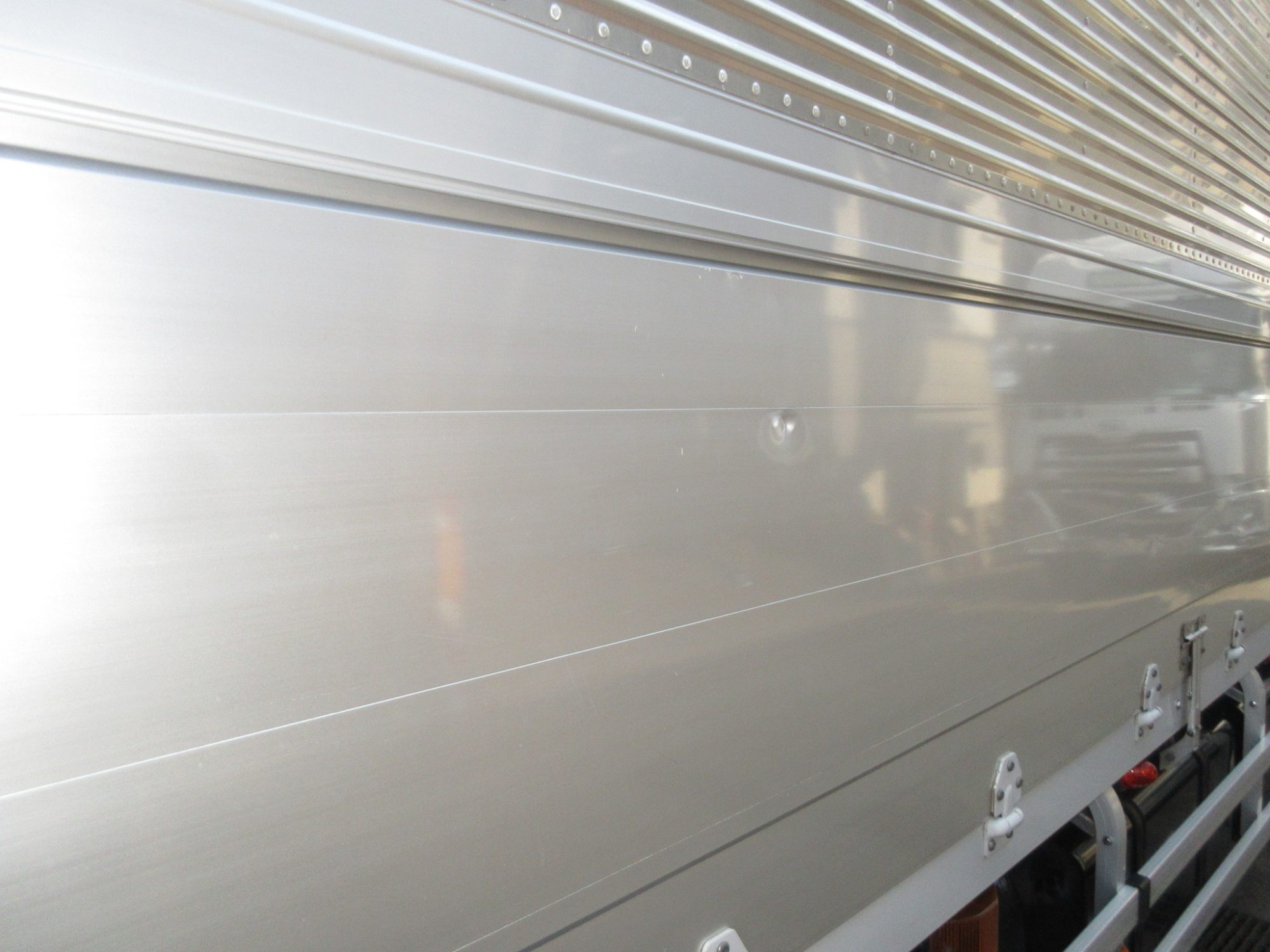 4軸低床車検付きアルミウイング