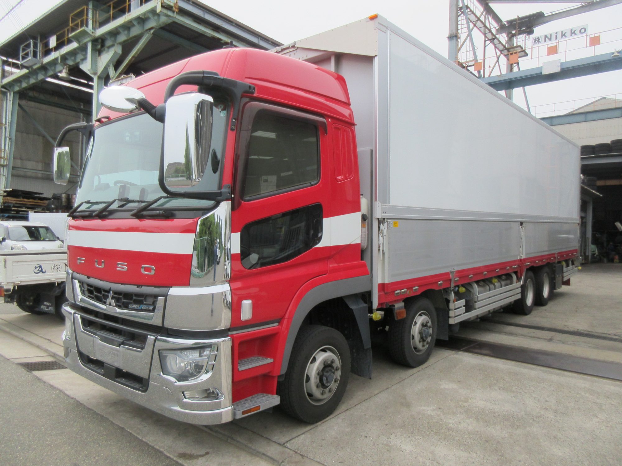 2PGスーパーグレート4軸低床アルミウイング