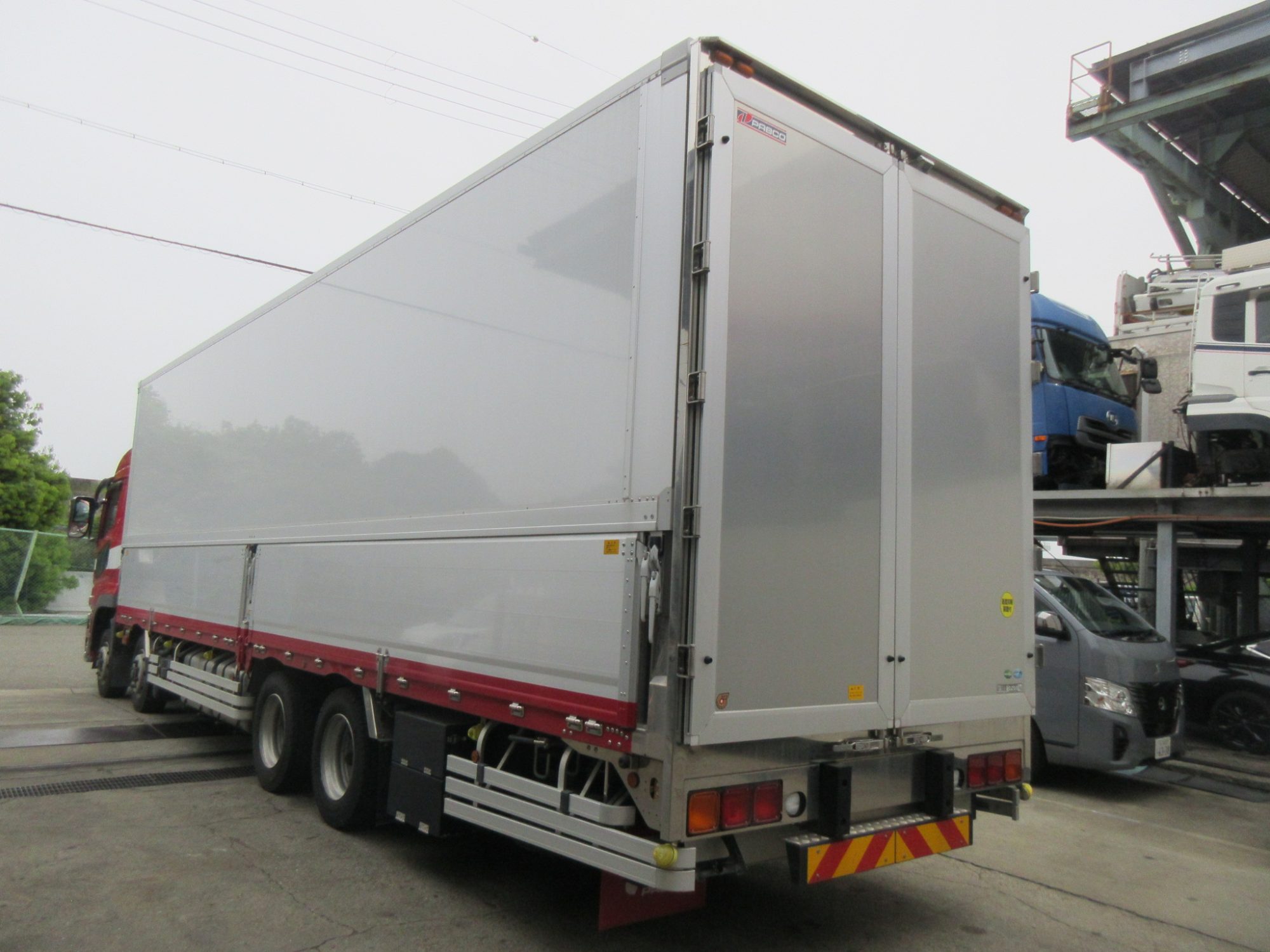 2PGスーパーグレート4軸低床アルミウイング