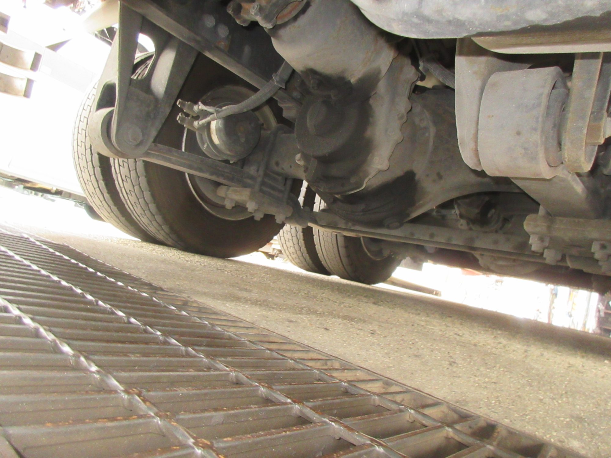 2PGスーパーグレート4軸低床アルミウイング