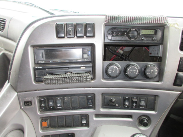 高馬力クオン 11.5トンハイルーフトラクタ