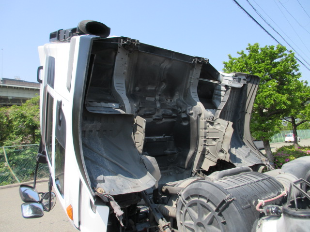 高馬力クオン 11.5トンハイルーフトラクタ