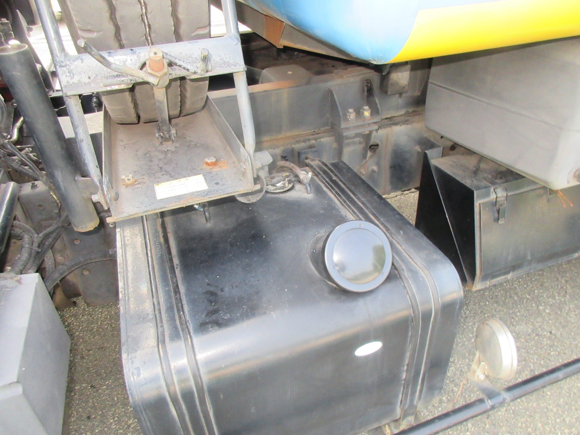 車検付き中型コンドルパッカー車