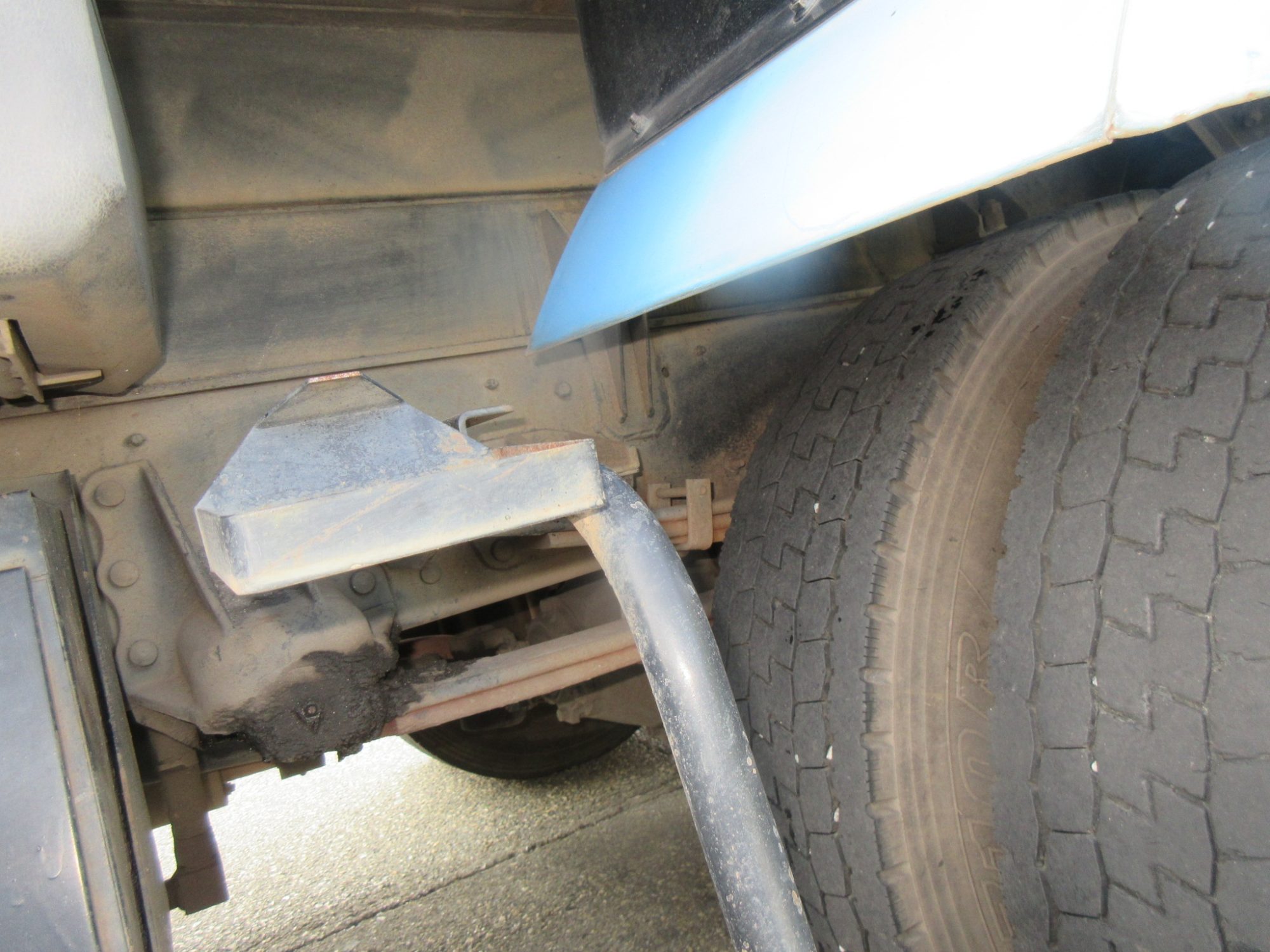 車検付き中型コンドルパッカー車