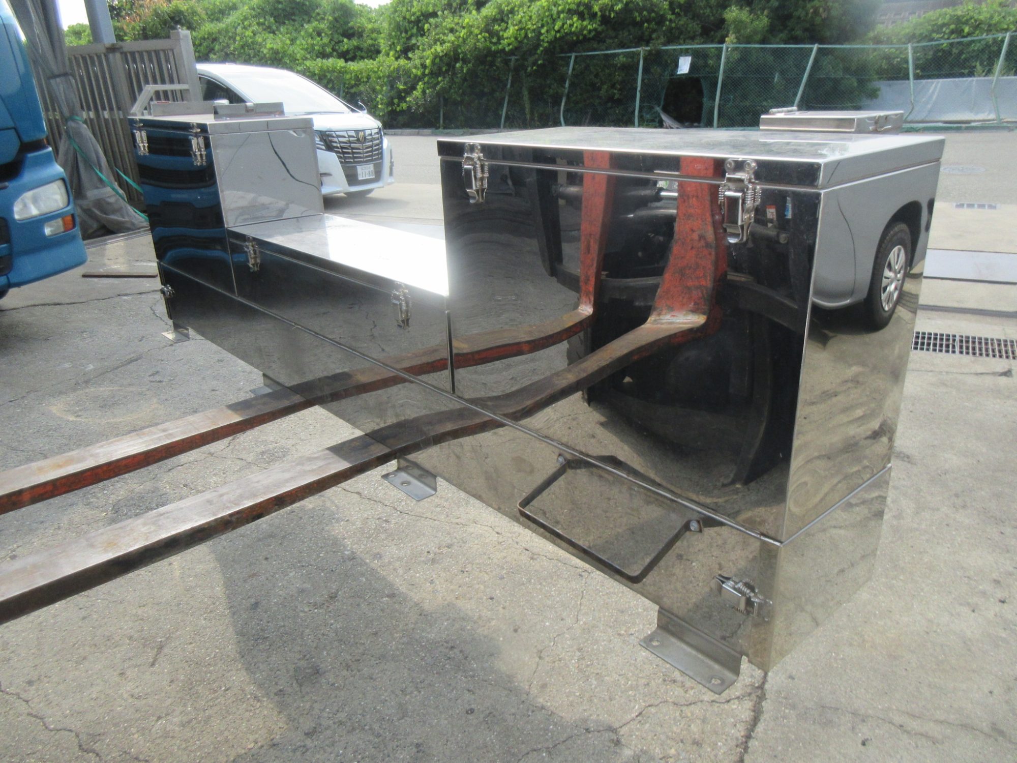 トラクタ用 工具箱(物入れ)