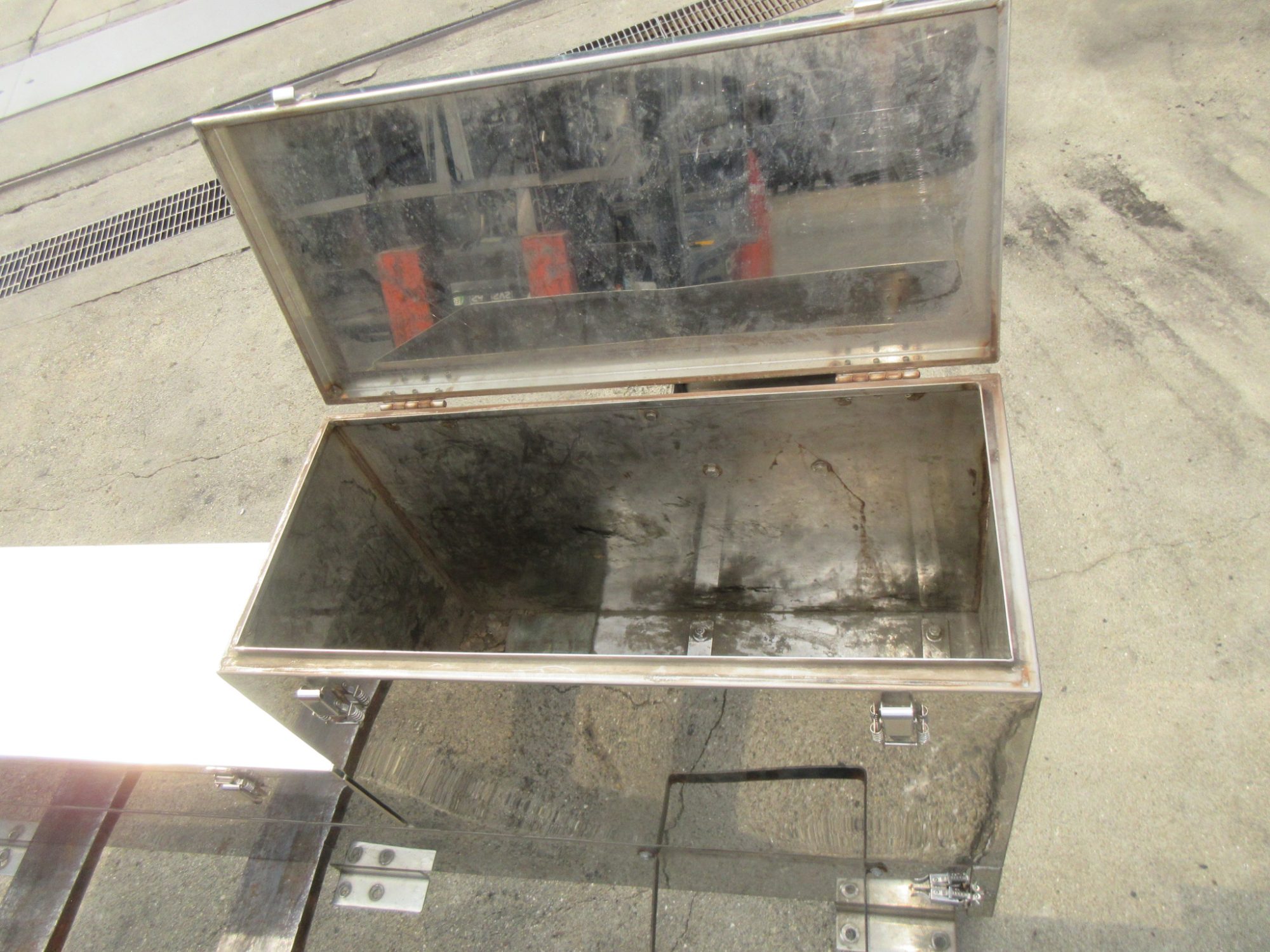 トラクタ用 工具箱(物入れ)