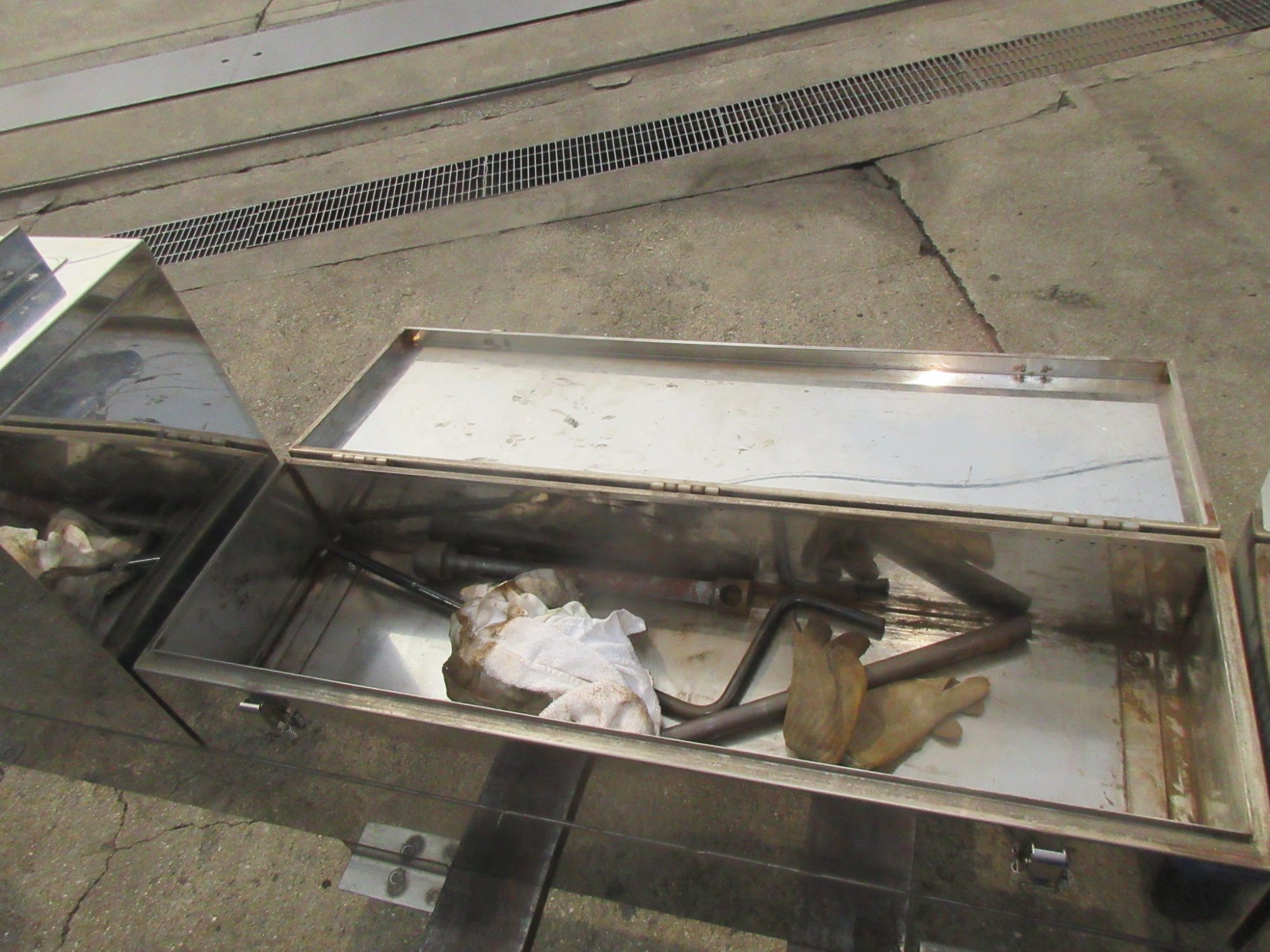 トラクタ用 工具箱(物入れ)