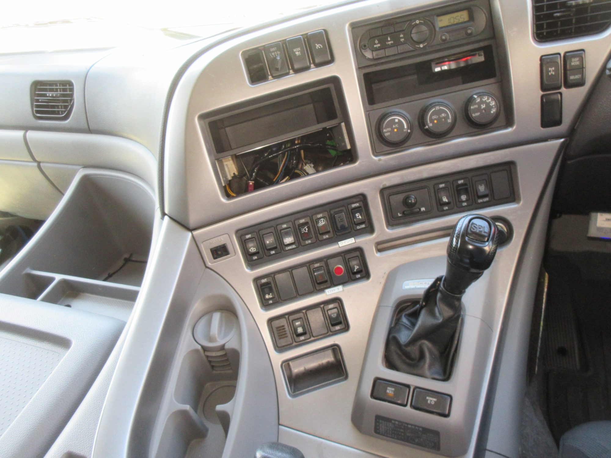 エアジョロダー付4軸低床アルミウイング